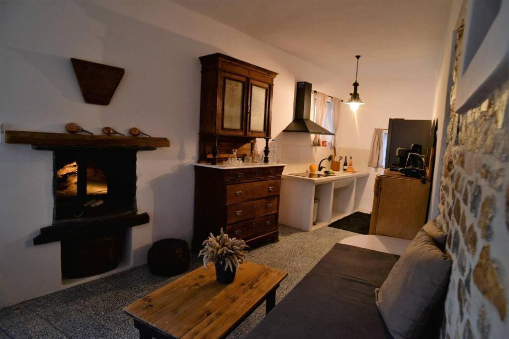 George Farmhouse Chrousa Zewnętrze zdjęcie
